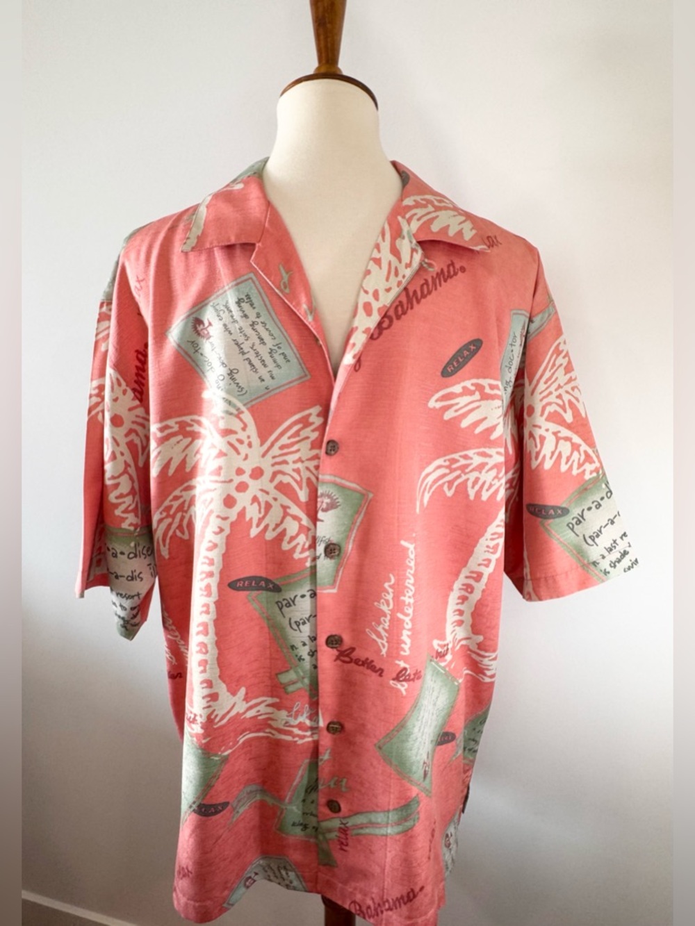 Tommy Bahama Silk Coral Palm-Print Short Sleeve Button-Down Shirt Mens M